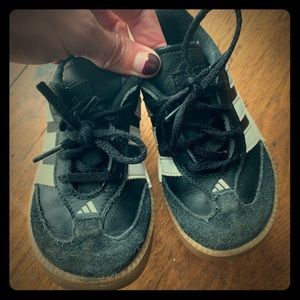 Adidas toddler samba size 7